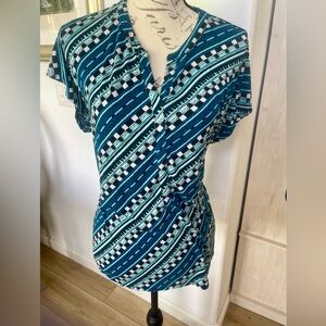 Dana Buchman v neck top size XL. EUC.